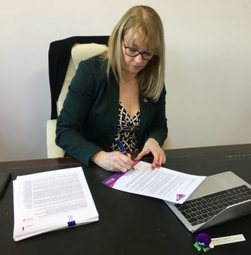 Ali Stunt signing a letter to Jeremy Hunt asking for a meeting to discuss change for pancreatic cancer